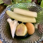 ジャム cafe 可鈴 - 【自家製ピクルス】旬のお野菜たちが並びます(^^)