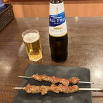 鴻運楼 - ノンアルコールビールと牛肉串とラム串