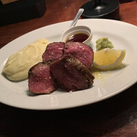 カルネジーオ イースト - 