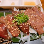 Yakiniku Sakaba Tomo Sankaku - コース外の馬刺しレバー\(//∇//)\