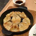 Ajian Shimonoseki - 一口餃子の鉄板焼き