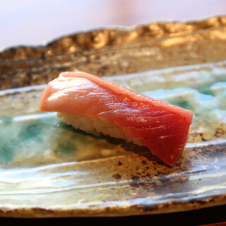 魚金の新業態「鮨屋」が誕生！プロの技術で握る本格江戸前鮨◎