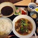 大衆酒場 大番屋 - 松阪牛入り煮込み定食 税込1000円