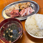 Taishuu Yakiniku Yamaniku - 選べる焼肉ランチのＢ 1,210円をいただきました。
