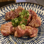 近江焼肉ホルモンすだく - 近江牛切り落とし（636円＋税）