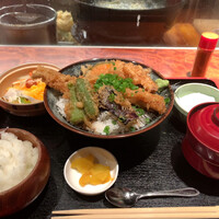 天ぷら 旬和食 あきら - 穴子天丼御膳（1000円）