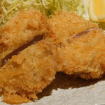 Tonkatsu Murai - ”一口かつ”は大きめの”ヒレ肉のカツ”が２枚です。食べやすいように半分にカットされています。