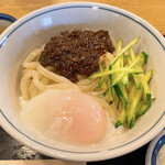 手打ちうどん・そば 子亀 - 【2022年03月】肉みそうどん＠620円、メインアップ。