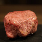 黒毛和牛焼肉 白か黒 - 