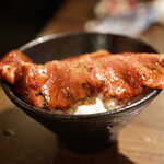 黒毛和牛焼肉 白か黒 - ミスジ丼