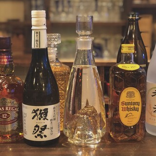 A luxurious time filled with seasonal specialties and carefully selected sake.