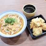 うどんや まるちゃん - 親子うどん、かしわ天