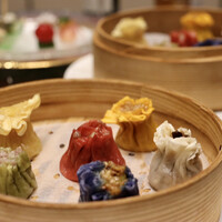 中国料理 王宮 - 王宮特製シアワセの虹色点心 6色セット