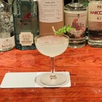 BAROSSA cocktailier - C-1：山椒+柚子フレーバーのジンのギムレット、トッピング：木の芽