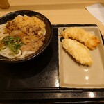 Hanamaru Udon - 牛肉うどん(中)、とり天、いか天