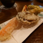 和食 もろ美 - 蝦夷鮑と蟹足、蕗の薹の天ぷら
