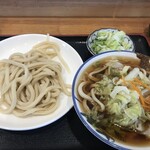 白須うどん - かけうどん、替え玉、キャベツ、すりだね