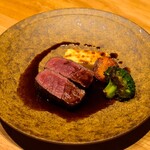 SRY+ IZAKAYA French Italian Creation - 牛フィレ肉のグリル　赤ワインソース