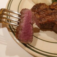 ベンジャミンステーキハウス 六本木 - フィレミニョンステーキ(断面)