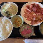 上越　食道園 - 得盛焼肉定食 ¥1400