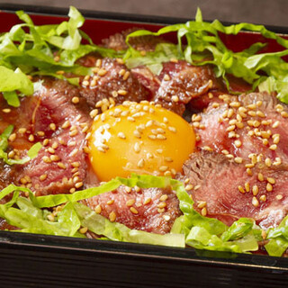 Many dishes that stand out, such as "Beef Steak Ju" and "Mountan"