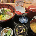 Shokudou Takahiro - 鯵なめろうと釜揚げしらす丼　¥970 お出汁でお茶漬け、2度美味しいっ！