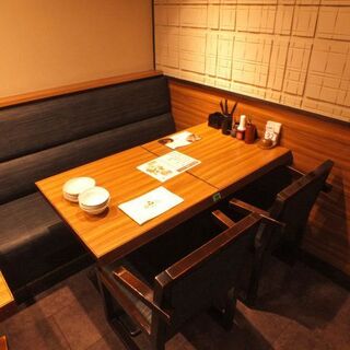 [4-person sofa seat] We can accommodate various numbers of people! Perfect for drinking parties.