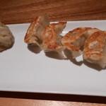 17390397 - ラーメンも餃子も残念ながらこのみではなく。。。。お店自体はかんじよかったです。