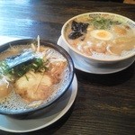 大砲ラーメン - 黒と白