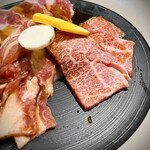 焼肉 徳寿 - USカルビ・豚カルビ・和牛カルビ　各60g