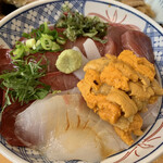 花房 - 日本海ウニ入り丼