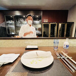 RESTAURANT TAMURA - ◎オーナーシェフの田村さんはソムリエの資格を持っている。気さくで優しい人柄ですぐに仲良くなった。