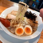 ニボチャチャ!!ラーメン あらき軒 - 麺リフト