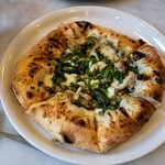 Pizzeria.canta.napoli - ババウ（きのこ、ほうれん草、アンチョビ、ケッパー、オレガノ、モッツァレラ、生クリーム、バジリコ、オリーブオイル）