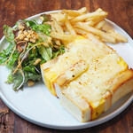 Beshameru Kafe - 【SANDWICH】チーズエッグトースト