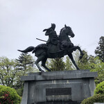 Sakaeya Shiyokudou - 高山を治めたという、金森長近公の銅像@城山公園。