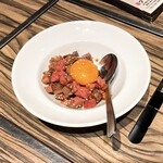 焼肉 ジャンボ - ユッケ風ぶつ切りローストビーフ