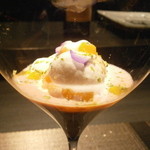 エクアトゥール - 紅茶のプリン　苺ソース