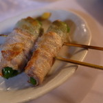 学大酒場エビス参 - ピーマンの肉巻き！と思いきやチーズも入ってる♡