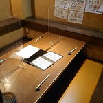 Uma Sugi - 食事した半個室のテーブル席