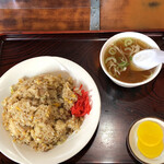 満洲飯店 - 炒飯700円