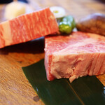 炭火焼肉一升びん - 松阪肉シャトーブリアン 厚み
