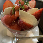 르 파스테 - 딸기 파르페