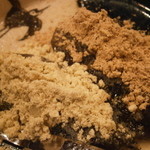 車力門 ちゃわんぶ - 25年2月　ワラビ餅　丹波黒豆・秋田青大豆