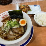 風風ラーメン - しょうゆラーメン唐揚げセット