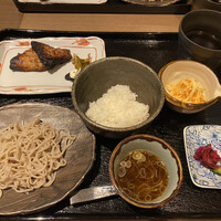 古今 本店 - スペシャル日替わり膳(お味噌汁到着前)