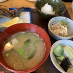 Meshi Sakai - 味噌汁はワカメと豆腐とネギ