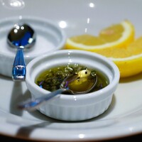 イル カルディナーレ 銀座本店 - 塩・レモン・香草オリーブオイル