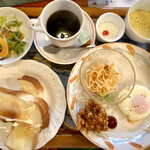 パスタカフェ 八乃森 - トースト&目玉焼きセット 630円。