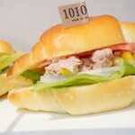 1010番地 - 【2022.04】ブランチセット(税抜1,500円)の月替わりのサンドイッチ